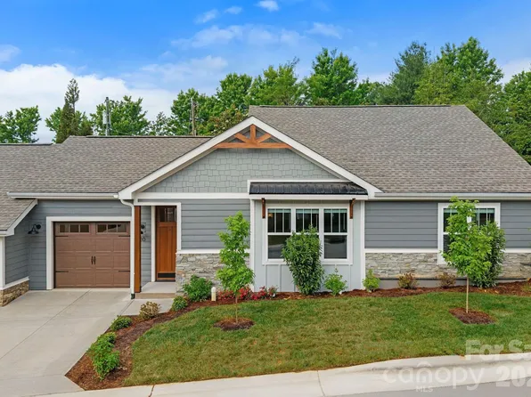 10 Heartleaf Cir, Arden, NC 28704