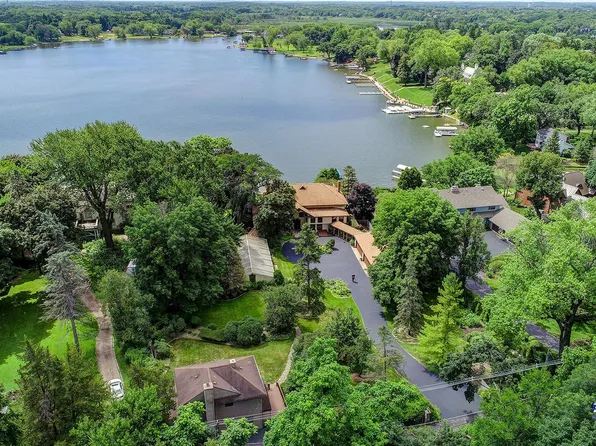 1117 1/2 W Rocky Beach Ln #A, McHenry, IL 60051