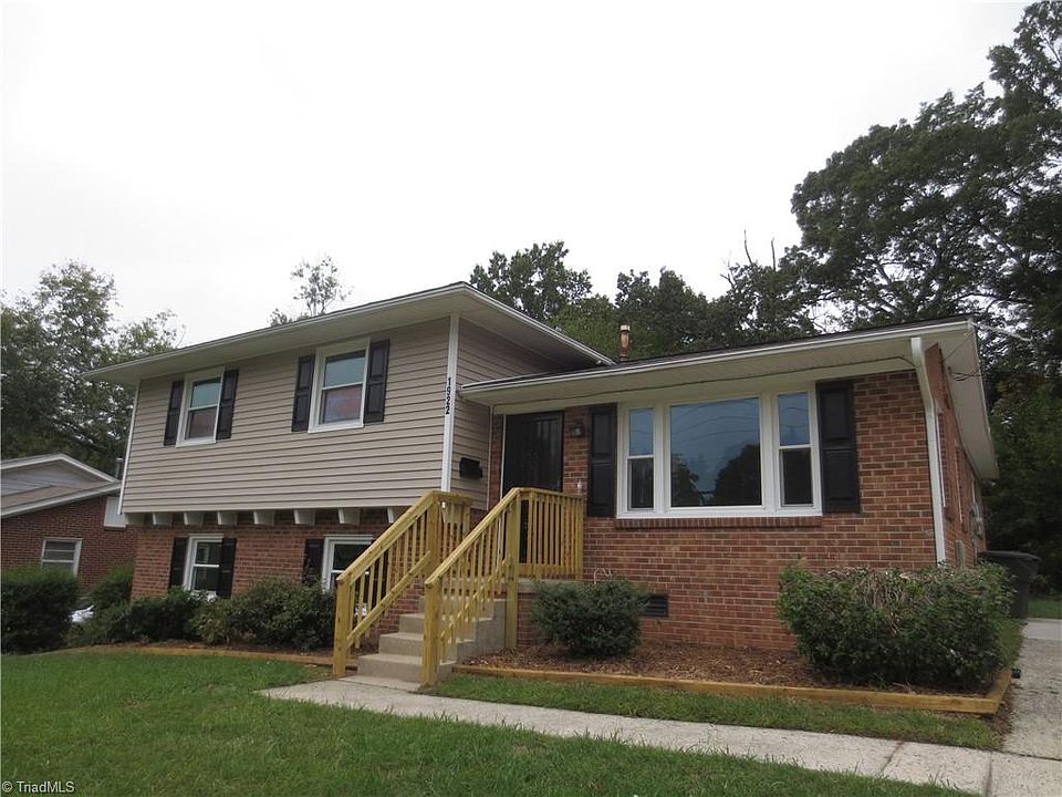 1st image of 1922 Belcrest Dr