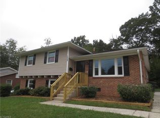 1922 Belcrest Dr, Greensboro, NC 27406