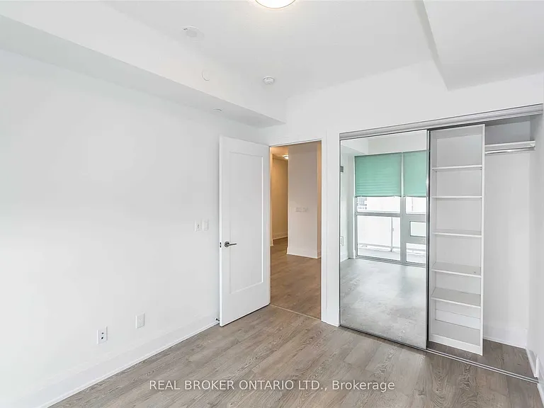 101 Erskine Ave #813 — Photo 15