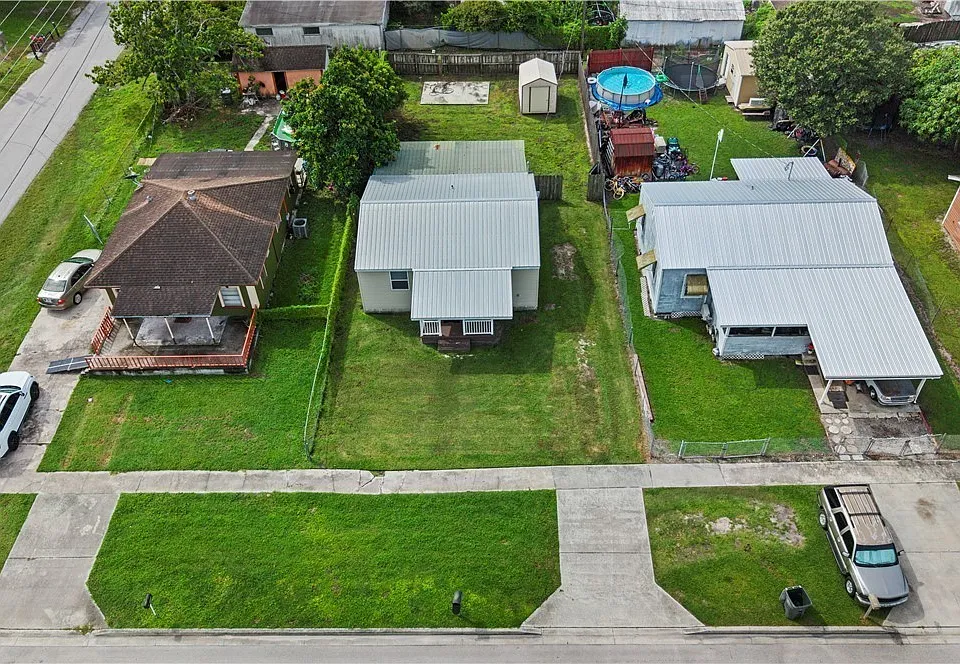 404 W Ventura Ave