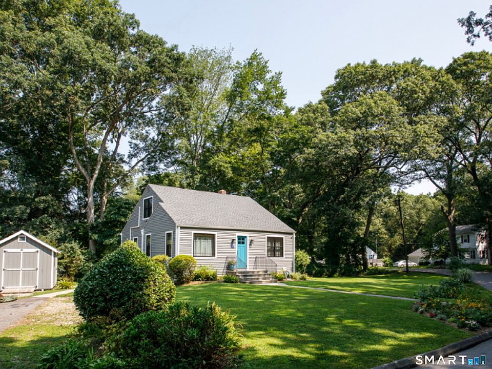1st image of 27 Laurel Circle Drive
