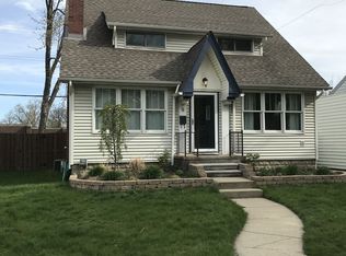 9 Kensington Blvd, Pleasant Ridge, MI 48069