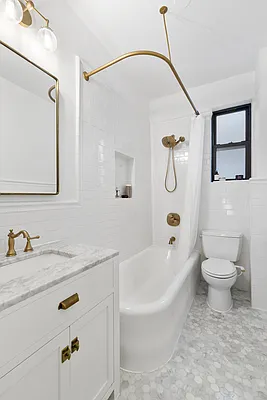 Sold by Nest Seekers International | media 4