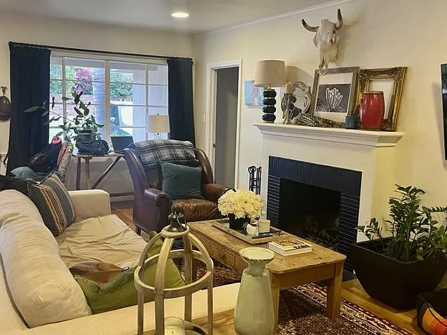 2037 Beryl St — Photo 3