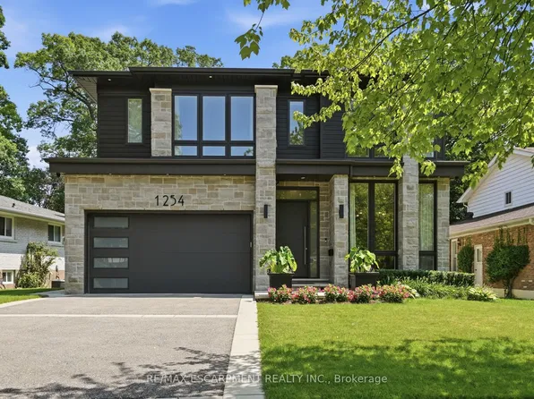 1254 Bramblewood Ln, Mississauga, ON L5H 1M1