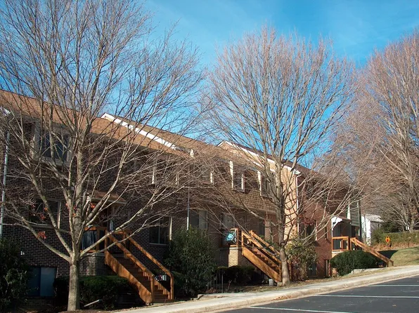 1716 Donlee Dr, Blacksburg, VA 24060