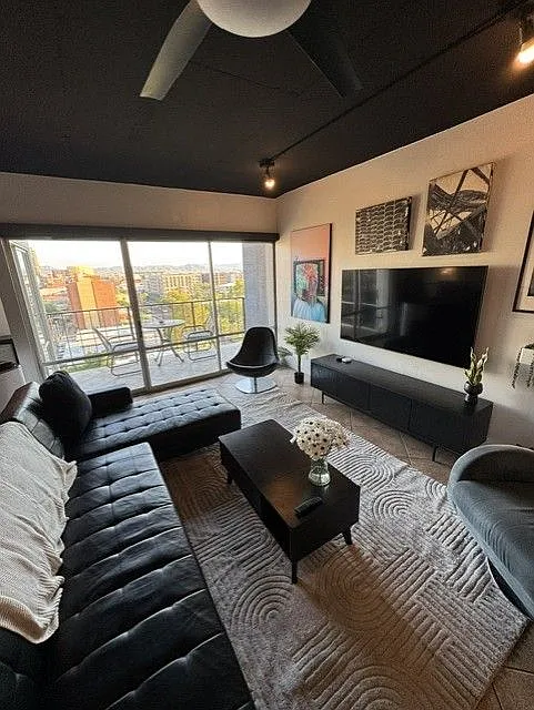 1 bed, 1.0 bath, 720 sqft, $2,300 — Photo 4