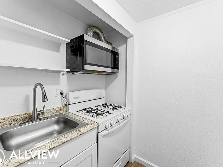 1208 North Van Ness Avenue — Photo 9