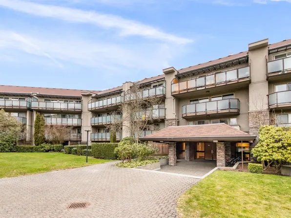 4373 Halifax St #324, Burnaby, BC V5C 5Z2