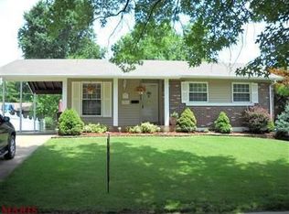 1561 Oliveto Ln, Hazelwood, MO 63042