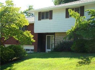 238 Yarrow Ln, Pittsburgh, PA