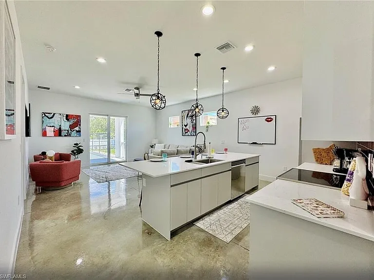 2479 Shadowlawn Dr — Photo 9