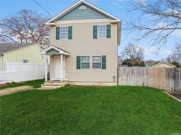 31 Denton Street, Patchogue, NY 11772