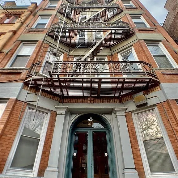 106 11th St #16 — Photo 17