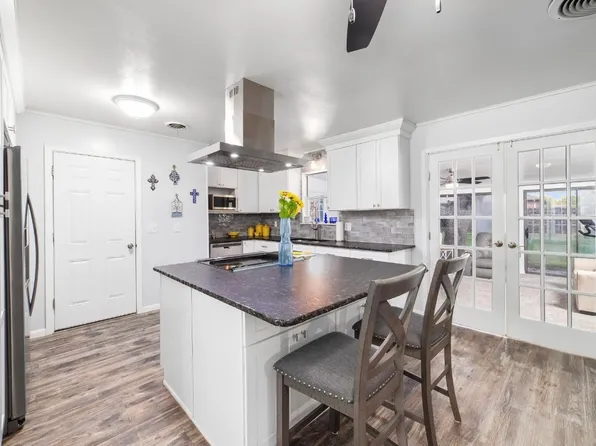 2002 9th St, Brownwood, TX 76801