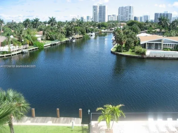301 Golden Isles Dr APT 302, Hallandale, FL 33009