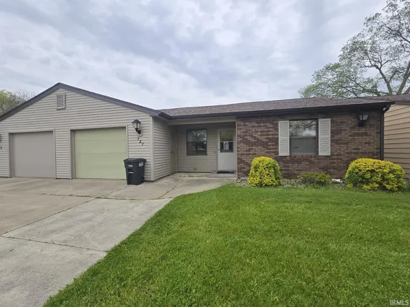 727 Riley Rd, Kendallville, IN 46755
