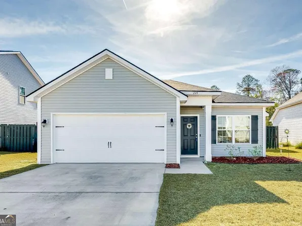 224 Brightleaf Cir, Hinesville, GA 31313