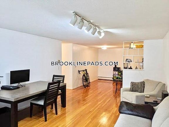 3rd image of 50 Green St #U303