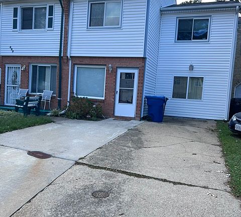 2nd image of 697 Grant Ave