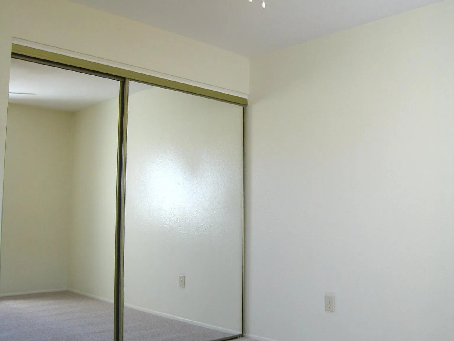 4169 Louisiana St — Photo 2