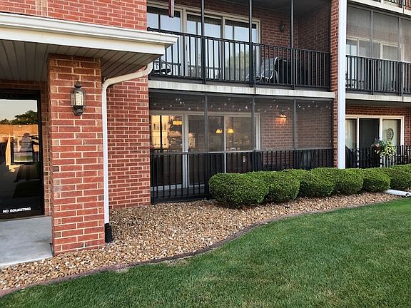 2nd image of 5032 Circle Dr APT 202