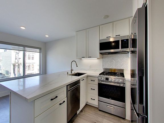 3rd image of 225 Duboce Ave APT 101
