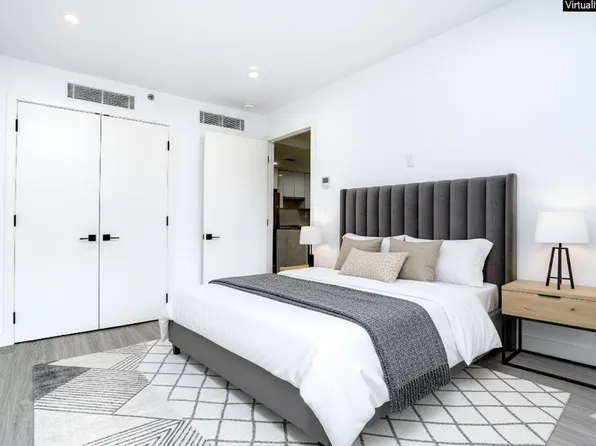 46-40 Vernon Boulevard image 8 of 14