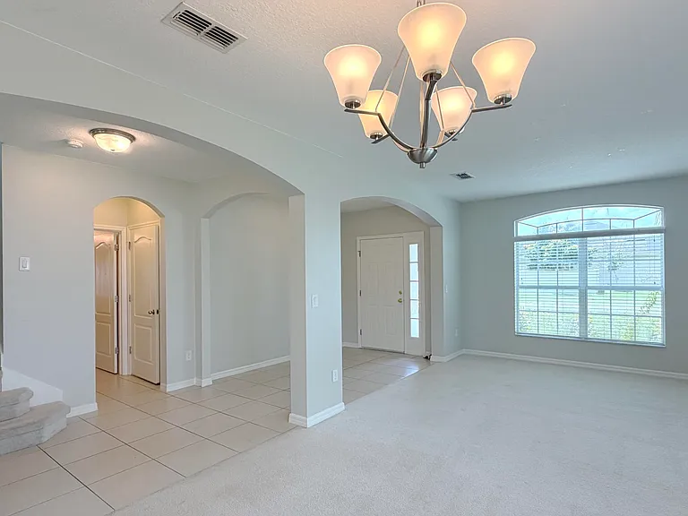 10606 Inside Loop — Photo 3