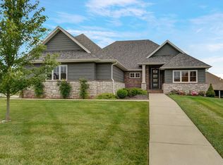 1381 N Kempton Ct, Nixa, MO 65714