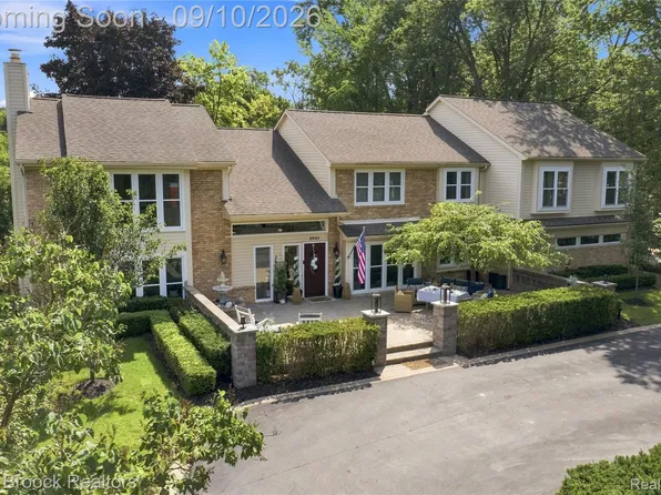 3845 Shellmarr Ln, Bloomfield Hills, MI 48302