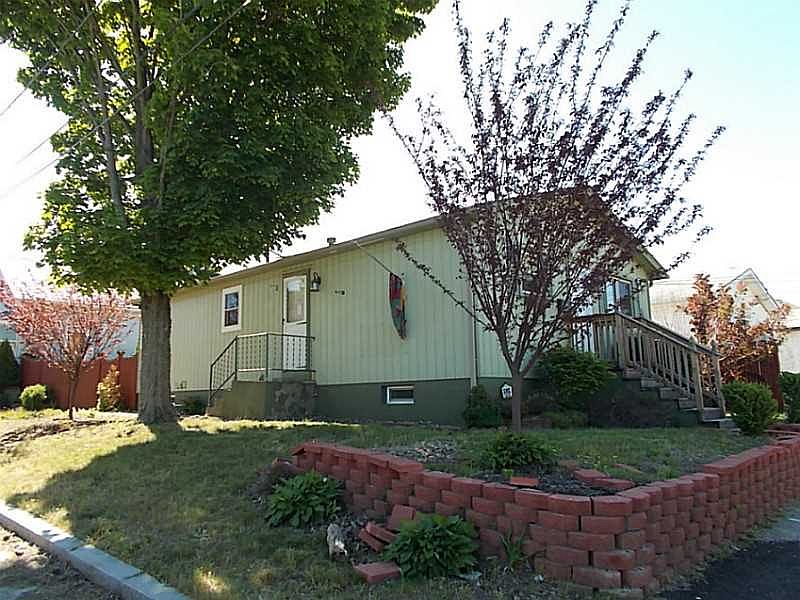 2nd image of 426 Niantic Ave