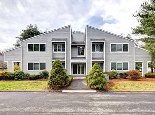 103 Hilltop Dr #103, Weatogue, CT 06089