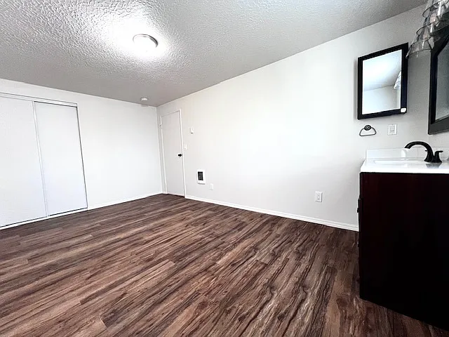 4702 NE 32nd Pl — Photo 7