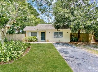 8664 Mockingbird Ln, Seminole, FL 33777