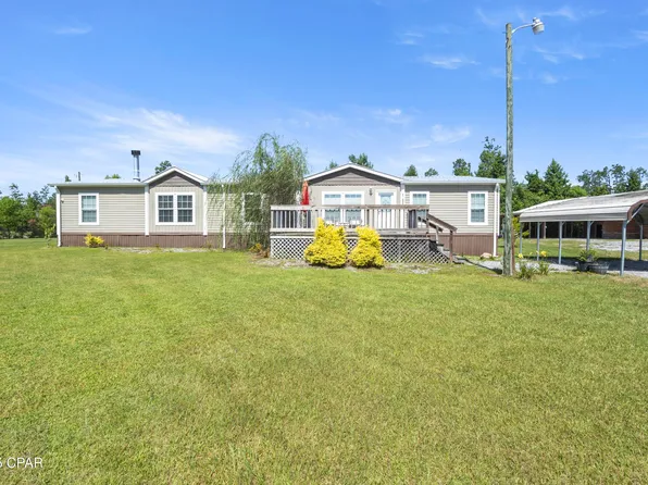 17929 Center Dr, Fountain, FL 32438