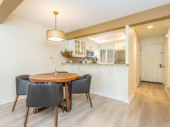 5th image of 21551 Burbank Blvd Unit 106