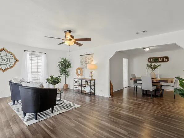 2518 NW Loraine St, Fort Worth, TX 76106