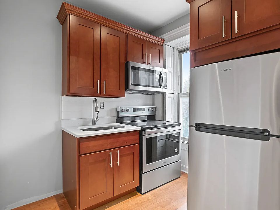 1st image of 645 Greene Ave #3