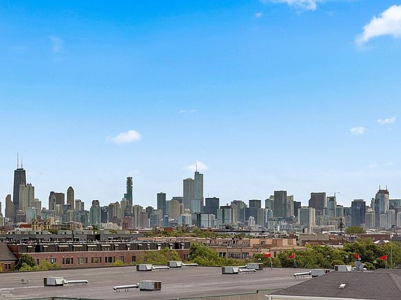 3rd image of 1915 W Diversey Pkwy APT 502