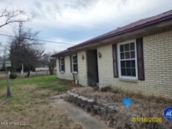 1811 W Irwin Ave, Tunica, MS 38676