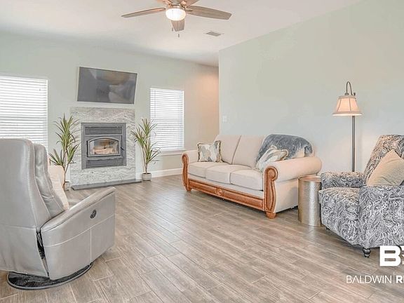 4th image of 572 Cabana Beach Rd