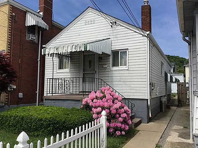 1126 9th St photo 1