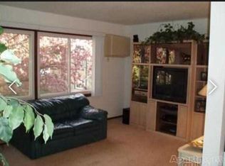 33 7th Ave NE, Osseo, MN 55369