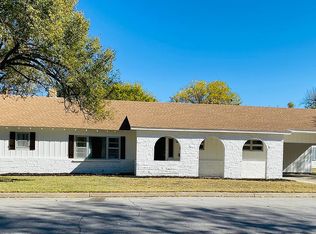 411 S Lee St, Coffeyville, KS 67337