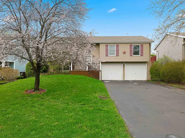 1358 Cottonwood Ln, Crystal Lake, IL 60014