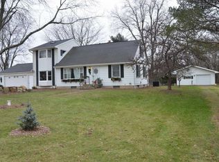 972 Glaser Rd, Williamston, MI 48895