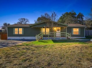 4418 Lost Hills Dr, Elmendorf, TX 78112